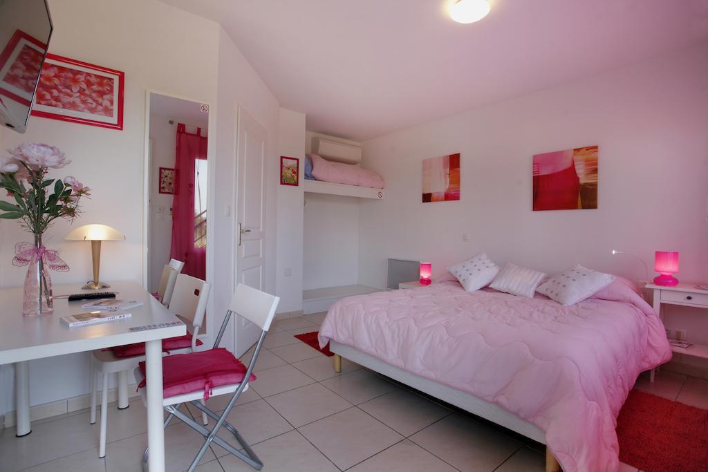Logis Hôtel Corintel Bordeaux Est Tresses Extérieur photo